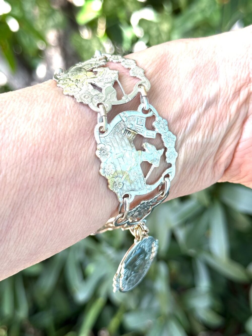 Don Quixote Wide Panel Link Bracelet, Vintage 1950s Spanish Landscape Scenes - Picture 2 of 5
